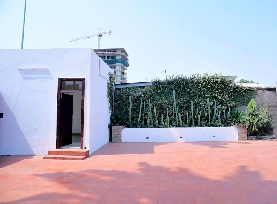 Petite'S Nest - Apartment 3 Акра Екстериор снимка